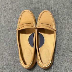 NWOT Sperry Gold Cup loafer size 5